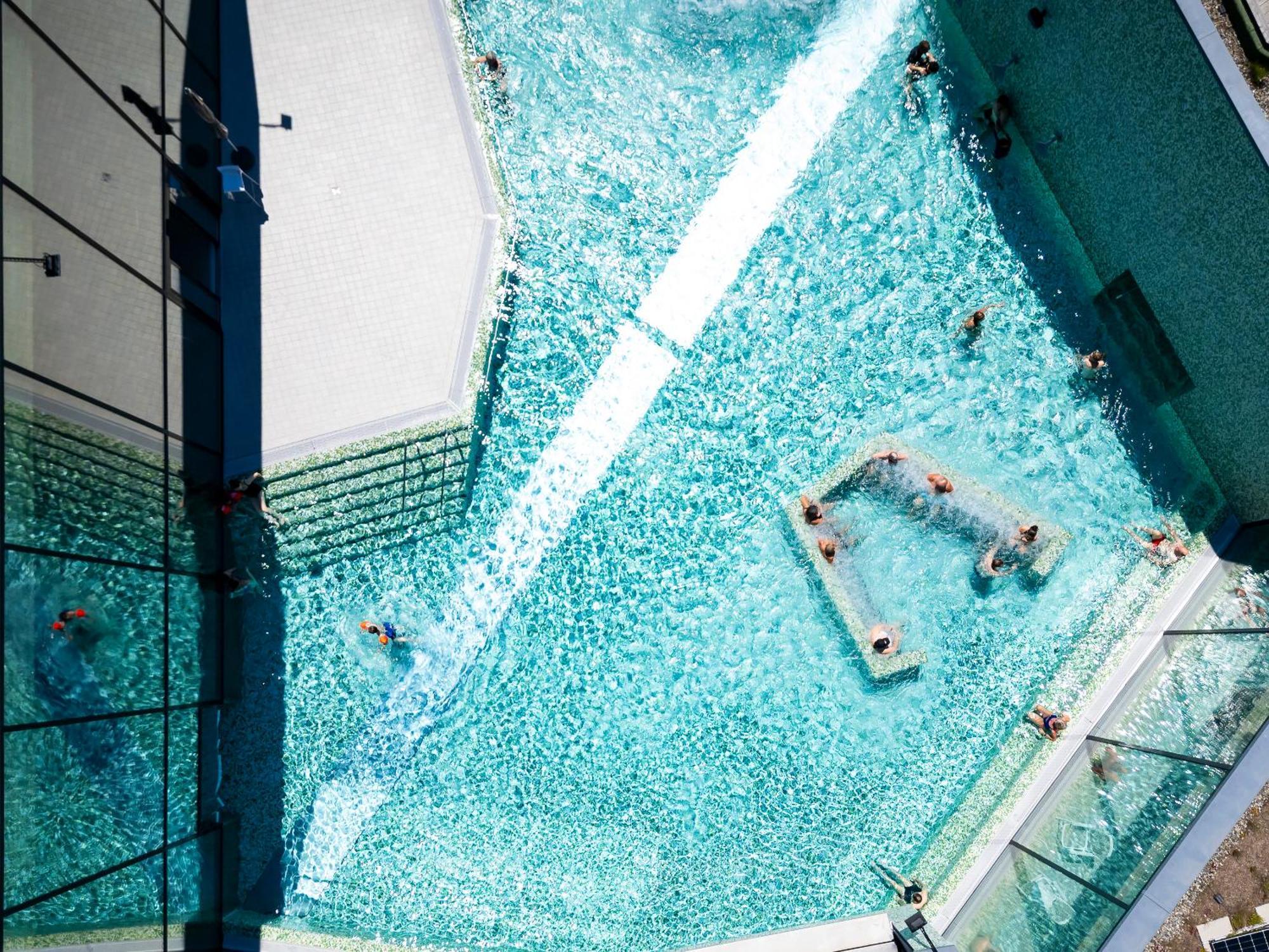 Hotel Cailler & Bains De La Gruyere Шарме Экстерьер фото